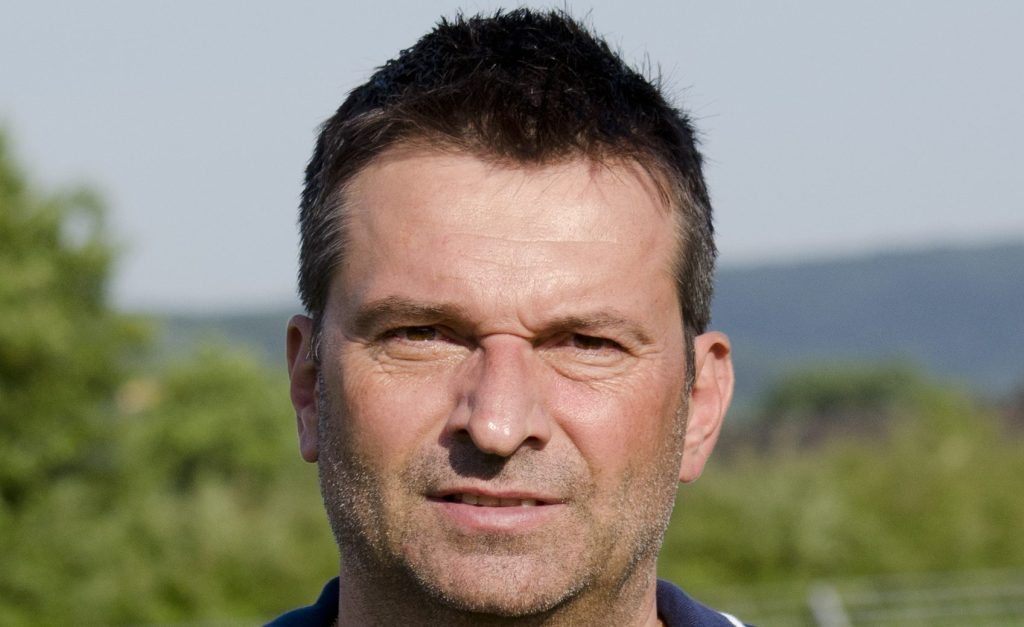 The Duality of&nbsp;Man(ager)